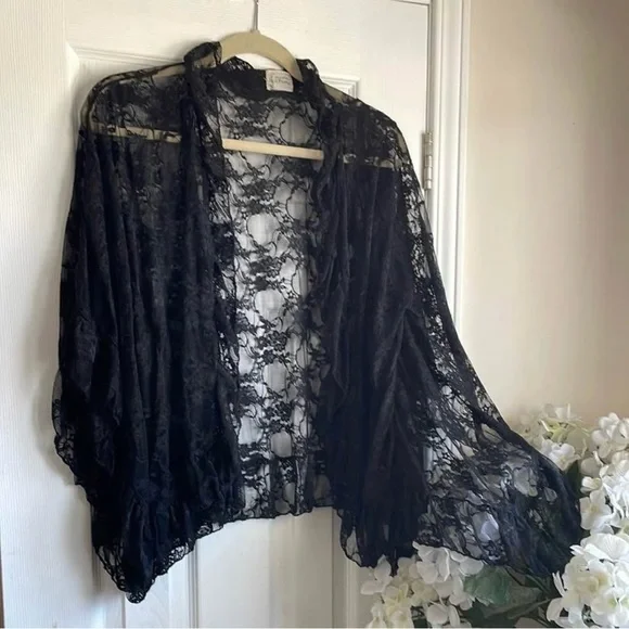 Free People Black Lace Kimono Cardigan Shrug Cape Poncho Blouse. Gorgeous! - Picture 9 of 9
